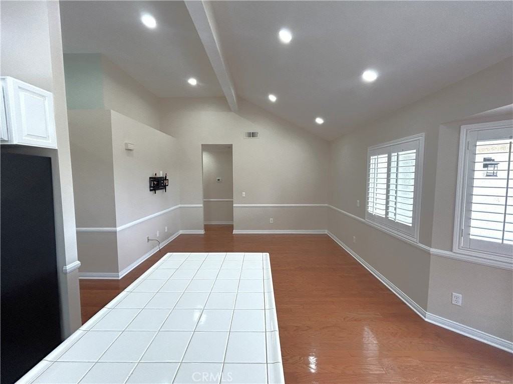 3130 Oakcrest Dr - Photo 4 of 28
