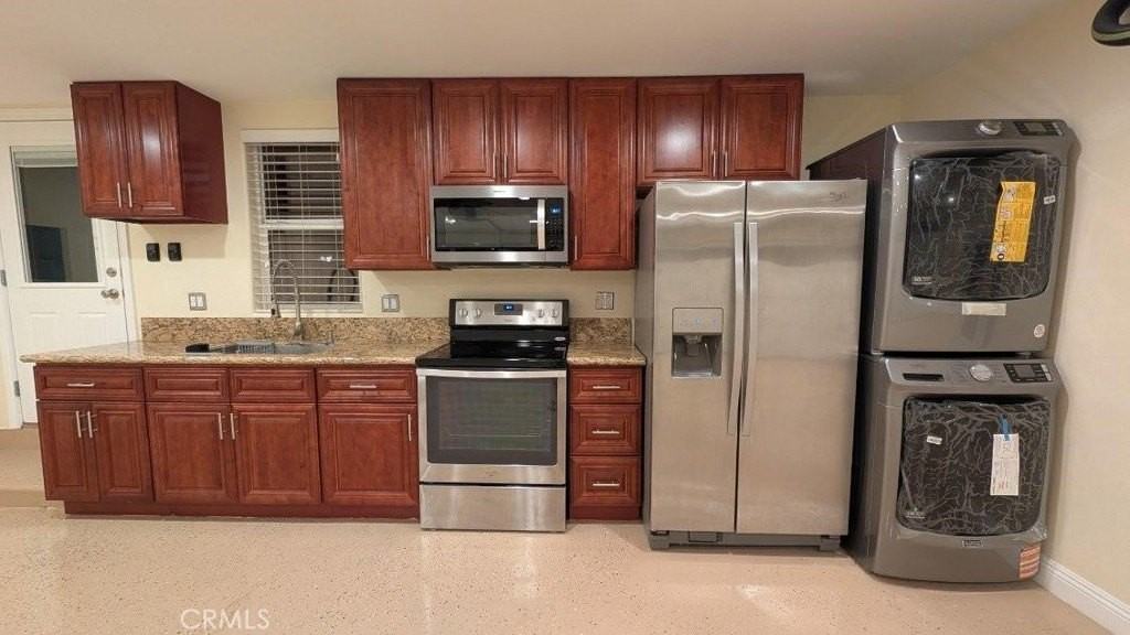 1167 Judson St - Photo 3 of 17