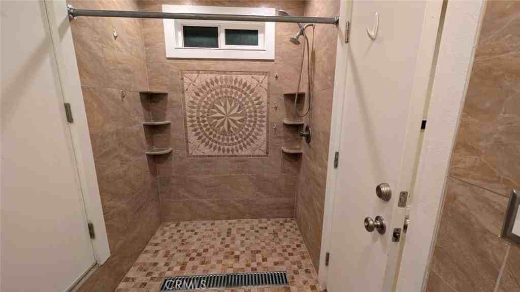 1167 Judson St - Photo 6 of 17