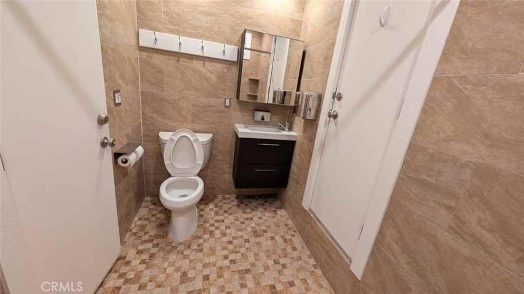 1167 Judson St - Photo 7 of 17