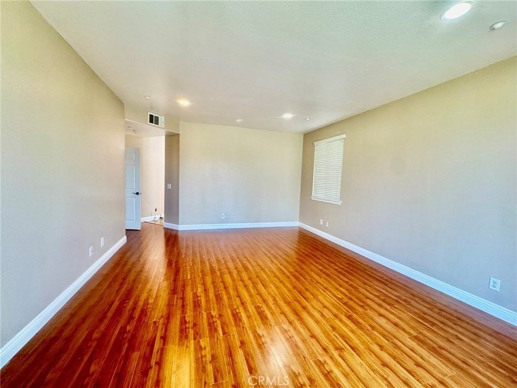 6076 Brookside Way - Photo 4 of 20