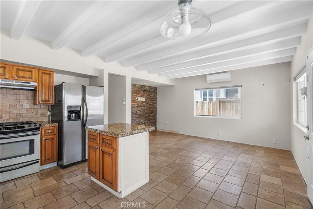 33965 Malaga Dr - Photo 5 of 42