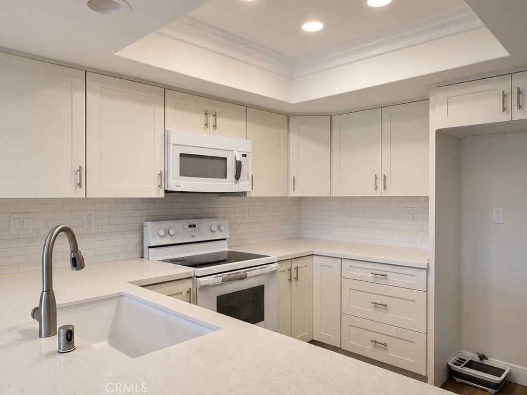 24612 Zena Ct - Photo 2 of 20