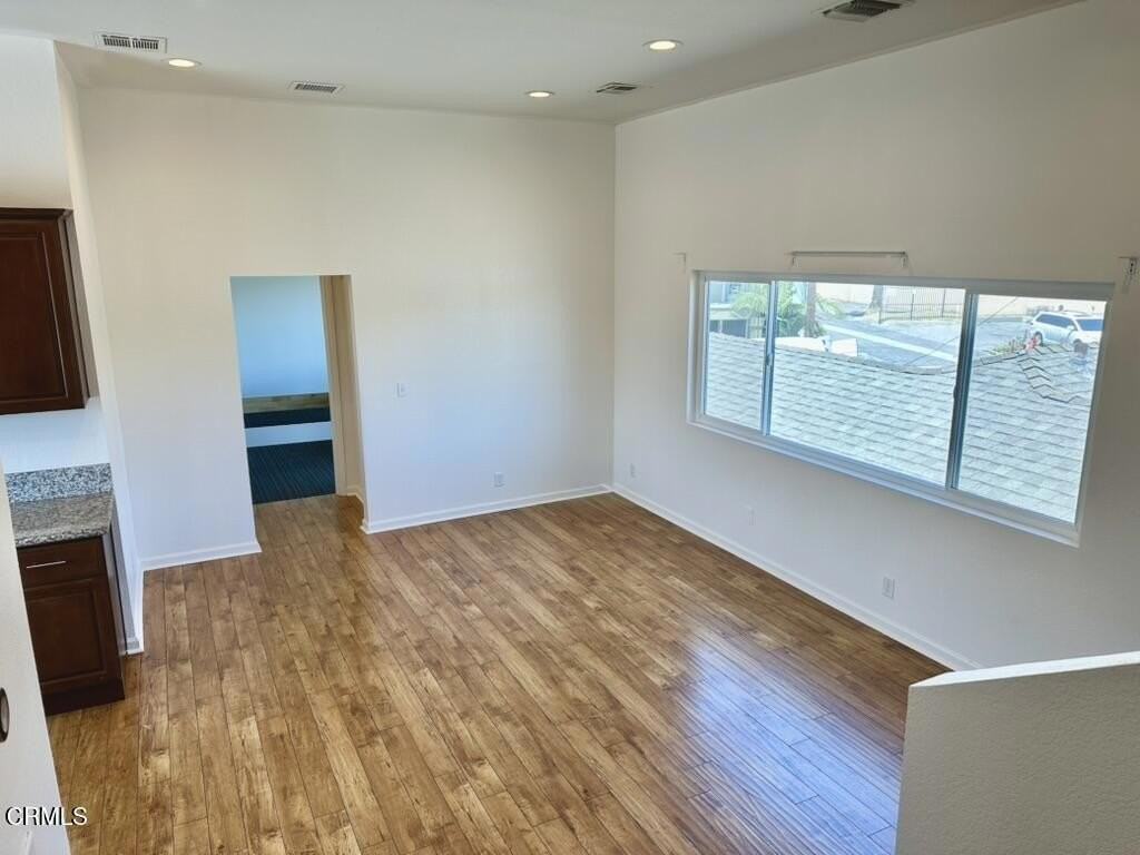 2117 9th Ave - Photo 2 of 26