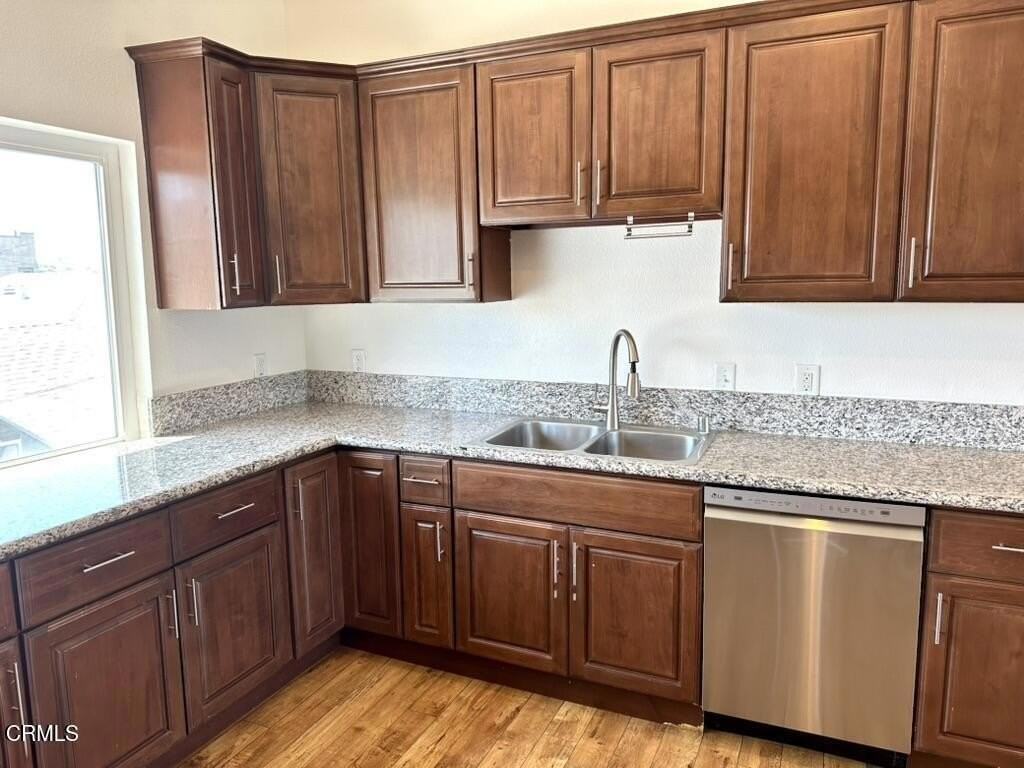 2117 9th Ave - Photo 6 of 26