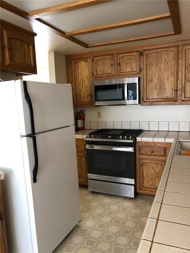 1813 Newport Ave - Photo 5 of 5