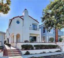 featured image of 412 1/2 Fernleaf Ave #1-2