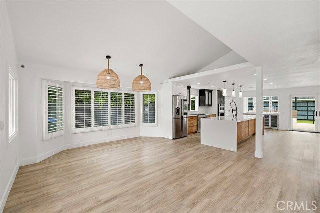 252 E 19th St - Photo 6 of 8