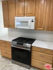 5421 Hendricksen Dr - Photo 4 of 8