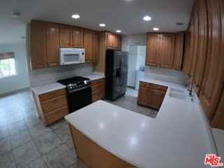 5421 Hendricksen Dr - Photo 7 of 8