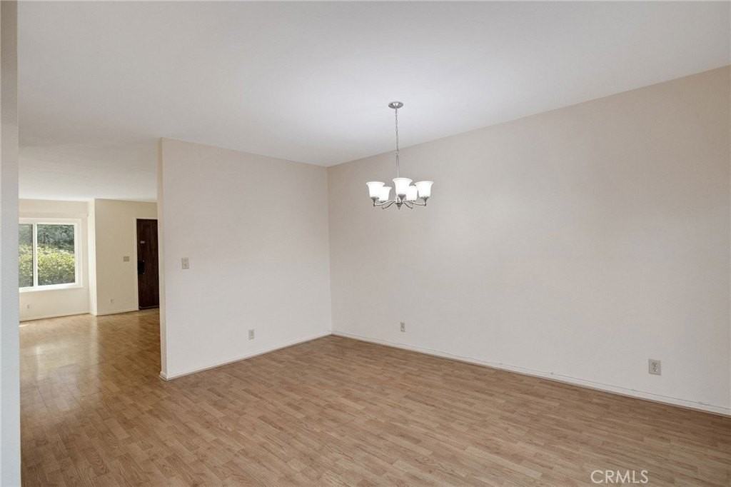28003 Ridgebrook Ct - Photo 6 of 25