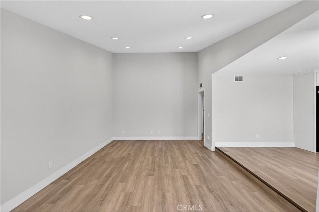 8416 Burnet Ave #7 - Photo 3 of 25