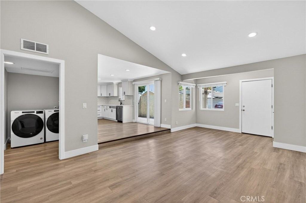 8416 Burnet Ave #7 - Photo 4 of 25