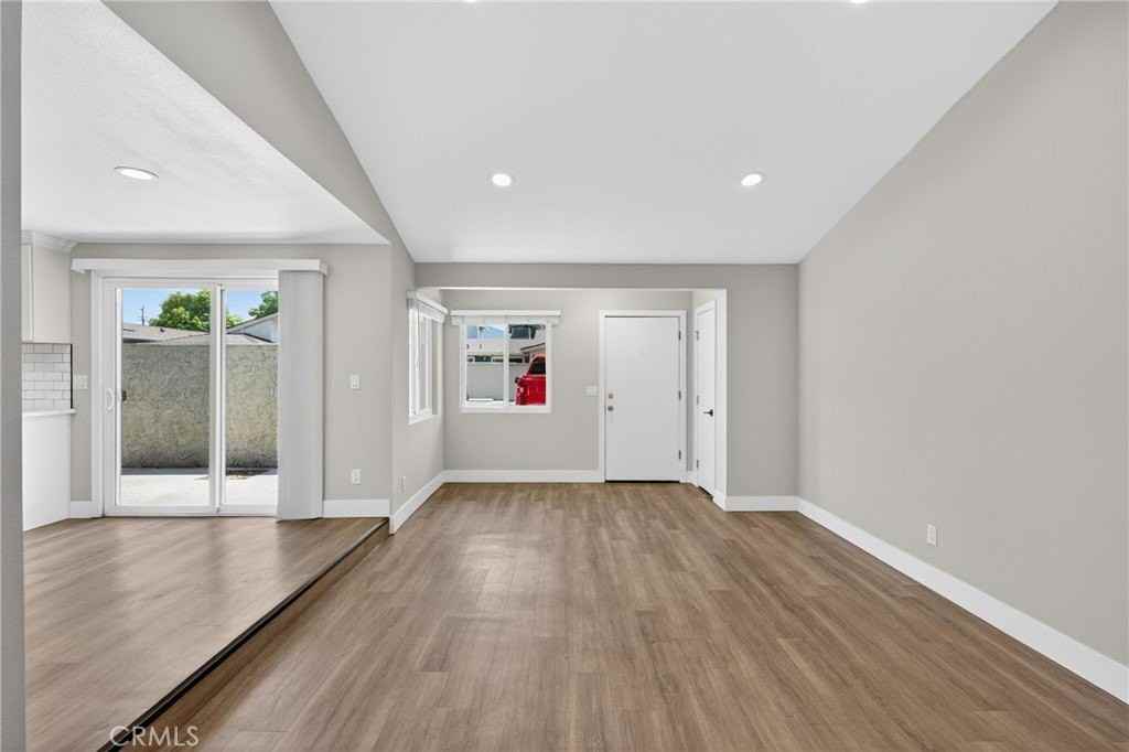 8416 Burnet Ave #7 - Photo 5 of 25