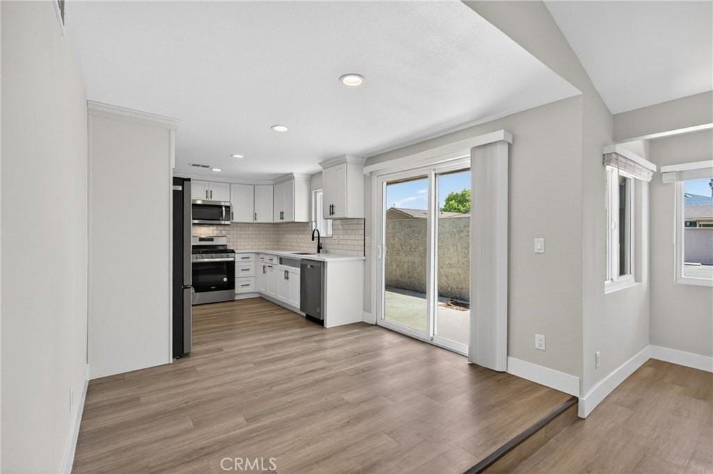 8416 Burnet Ave #7 - Photo 7 of 25