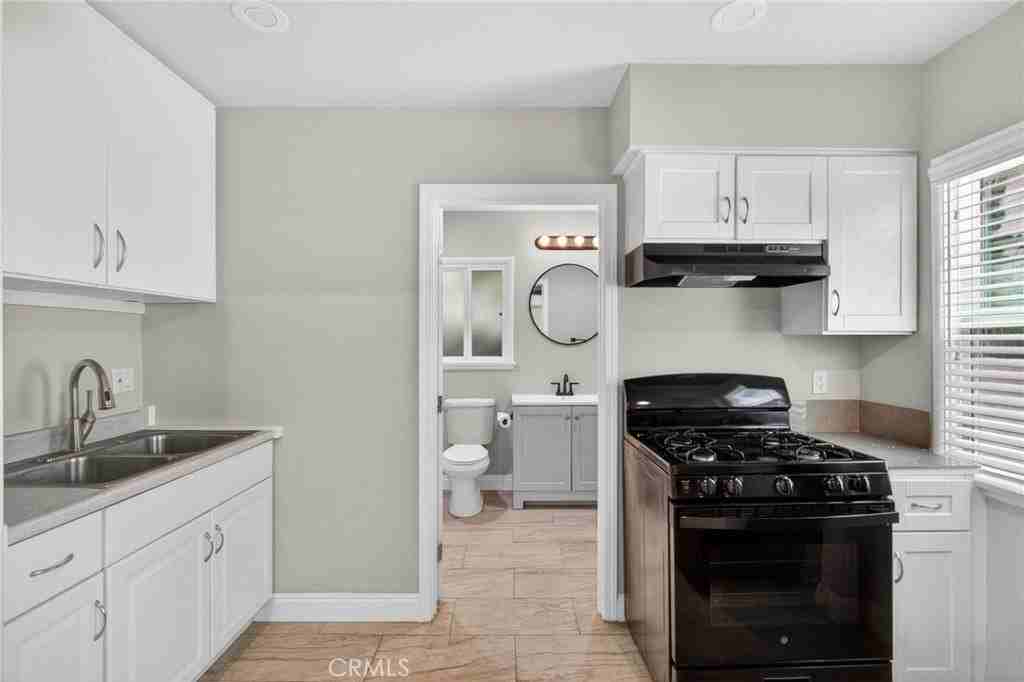 610 E Fairview Blvd #3-4 - Photo 2 of 9