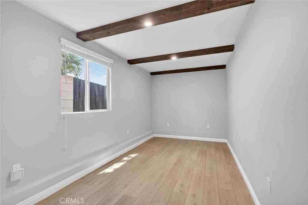 610 E Fairview Blvd #3-4 - Photo 6 of 9