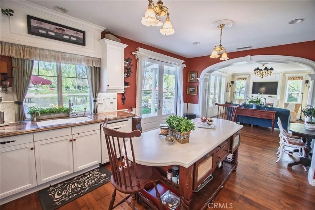 27016 Island Rd - Photo 3 of 50