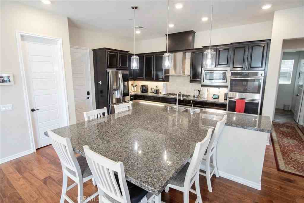 26424 Township St - Photo 2 of 50
