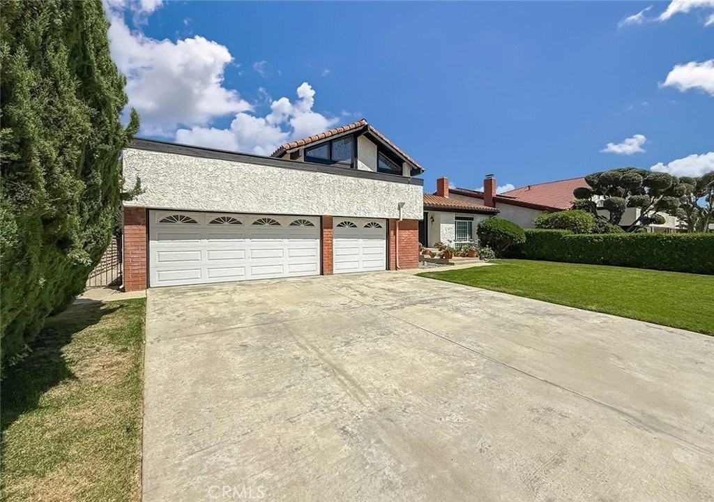 3301 Blue Ridge Ct - Photo 4 of 50