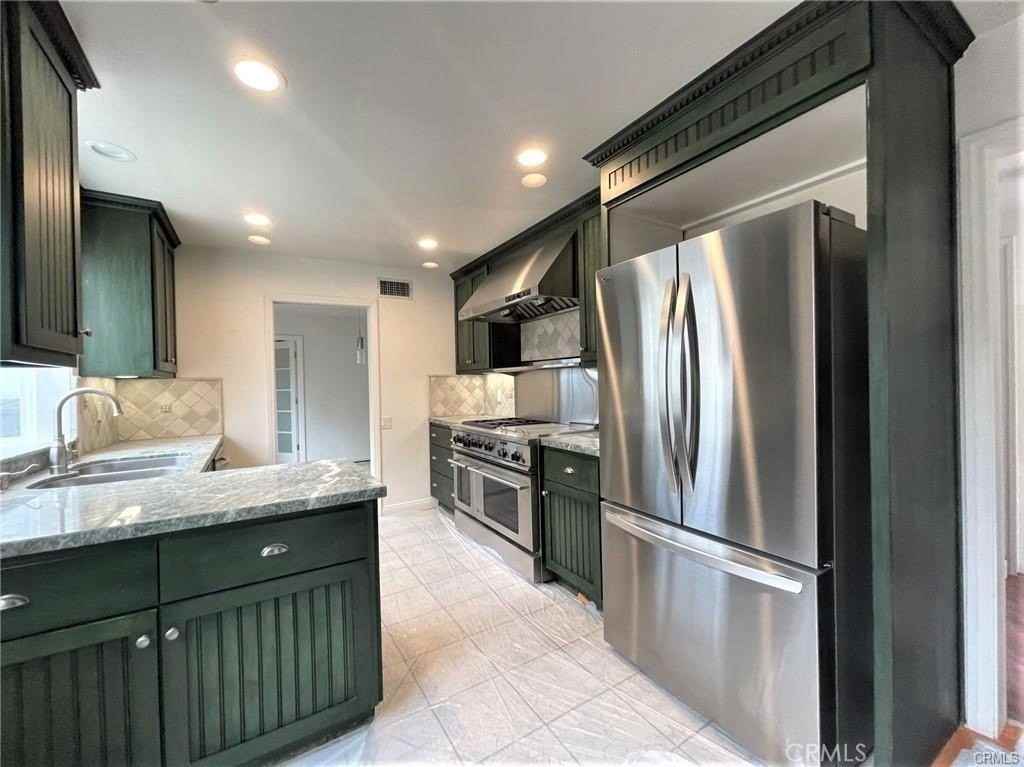 7138 Kilty Ave - Photo 5 of 20