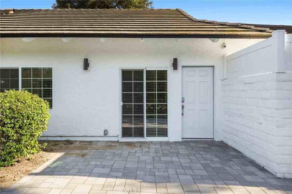 10327 Vanalden Ave - Photo 5 of 26