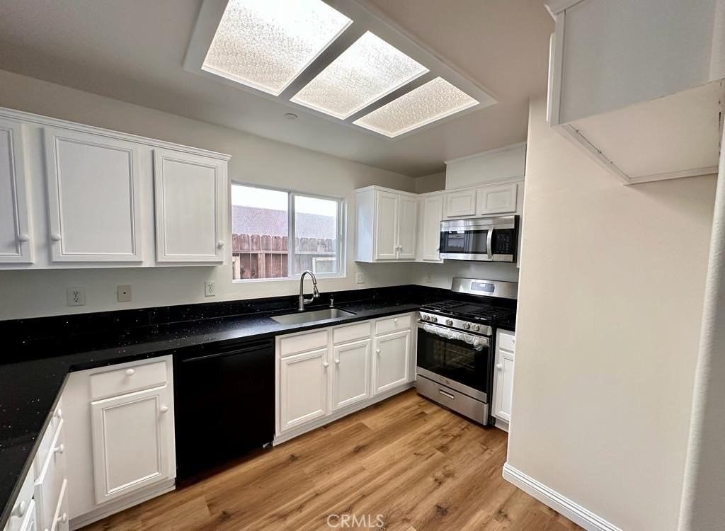 9315 Burnet Ave #113 - Photo 4 of 30