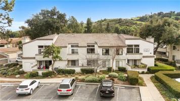 featured image of 18 Town And Country Rd