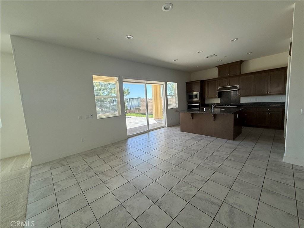 19042 Martino Ct - Photo 4 of 39
