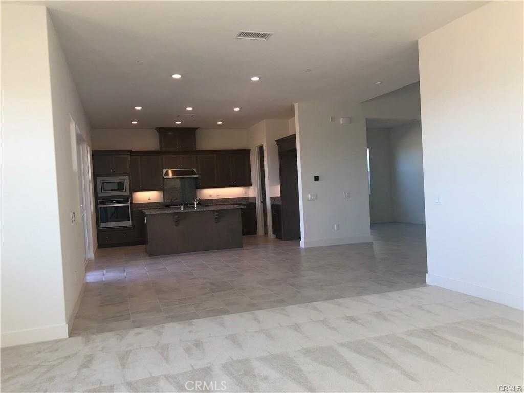 19042 Martino Ct - Photo 6 of 39