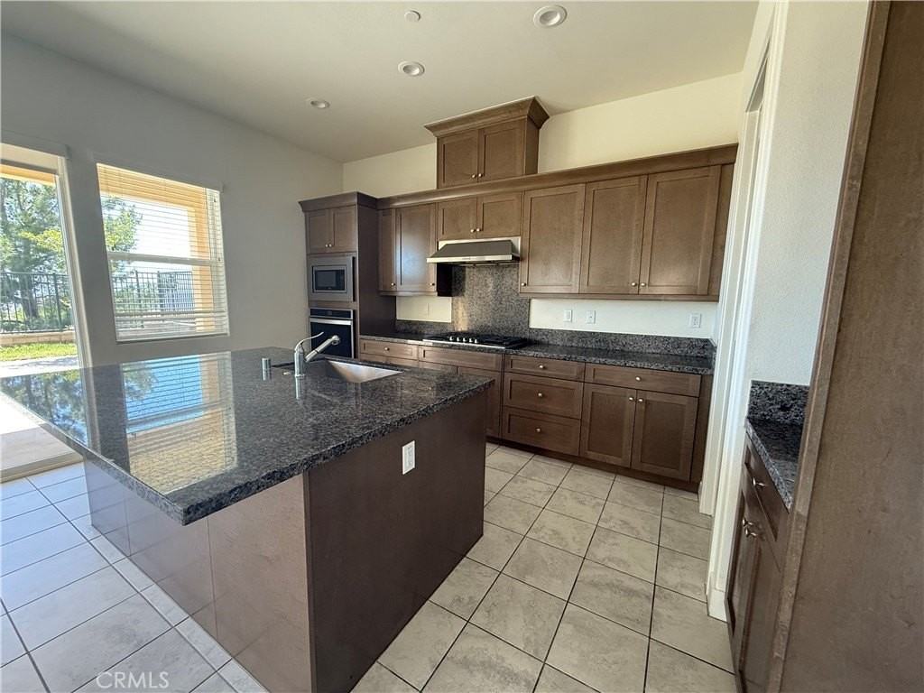 19042 Martino Ct - Photo 7 of 39
