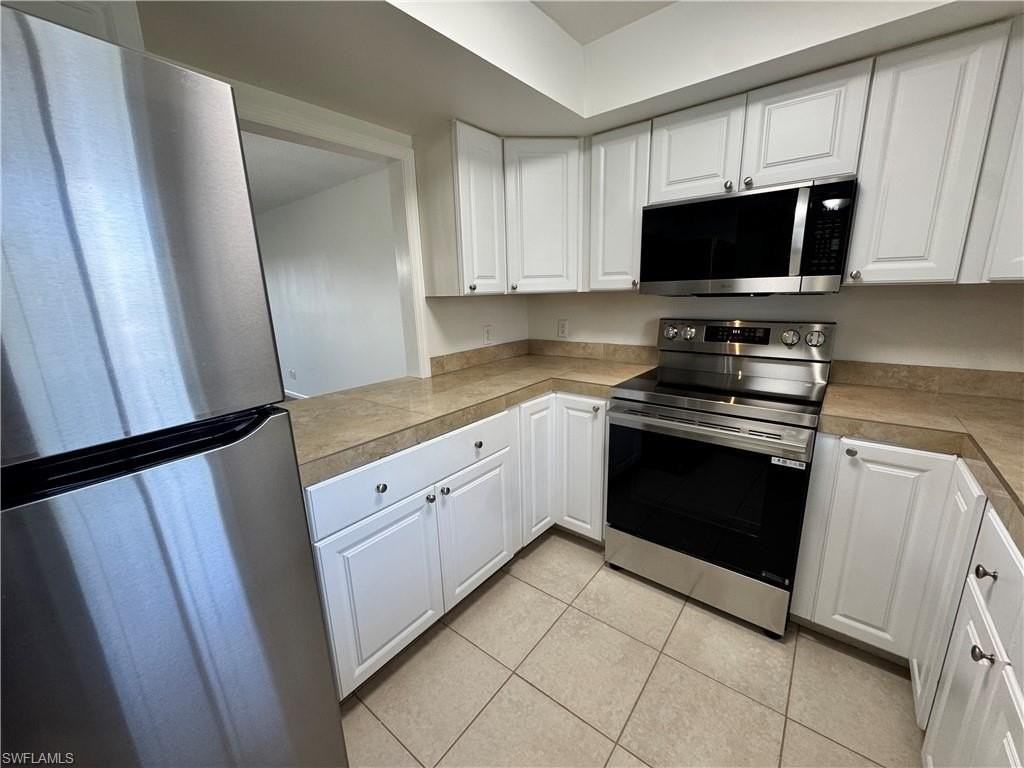 5667 Rattlesnake Hammock Rd #B301 - Photo 5 of 17