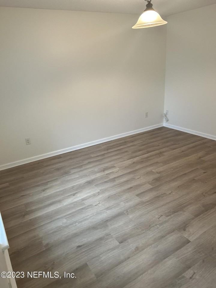 1603 Canopy Oaks Dr - Photo 4 of 7