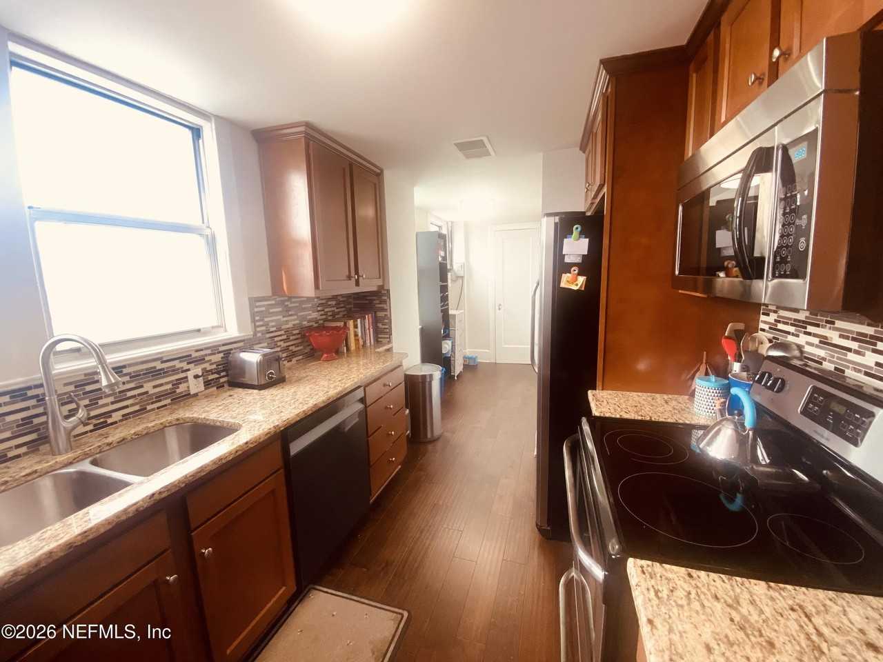 1846 Margaret St #7A - Photo 7 of 23