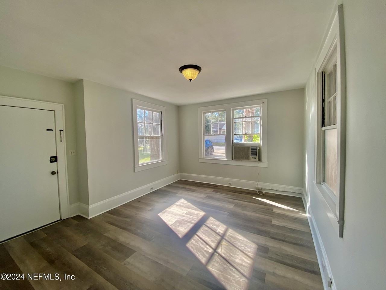 1653 Euclid St #1 - Photo 3 of 11