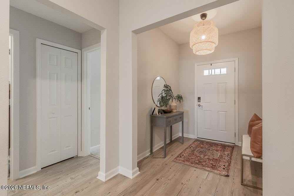 13849 Harlowton Ave - Photo 4 of 50