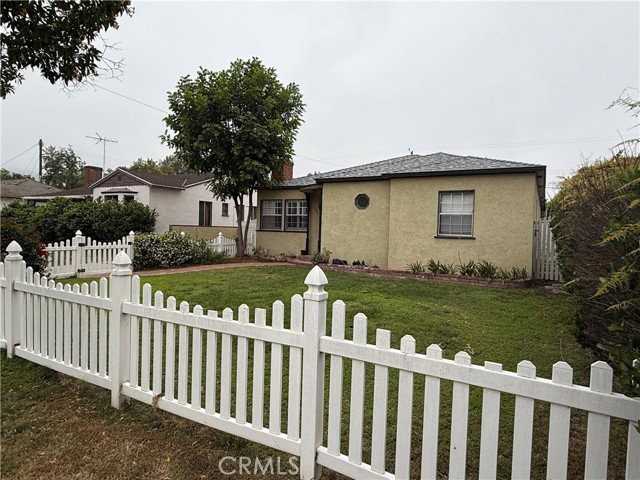 527 S Orchard Dr - Photo 2 of 8