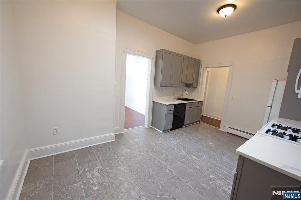 312 Main St - Photo 3 of 22