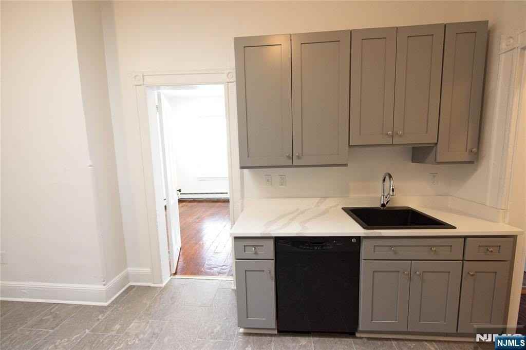 312 Main St - Photo 4 of 22