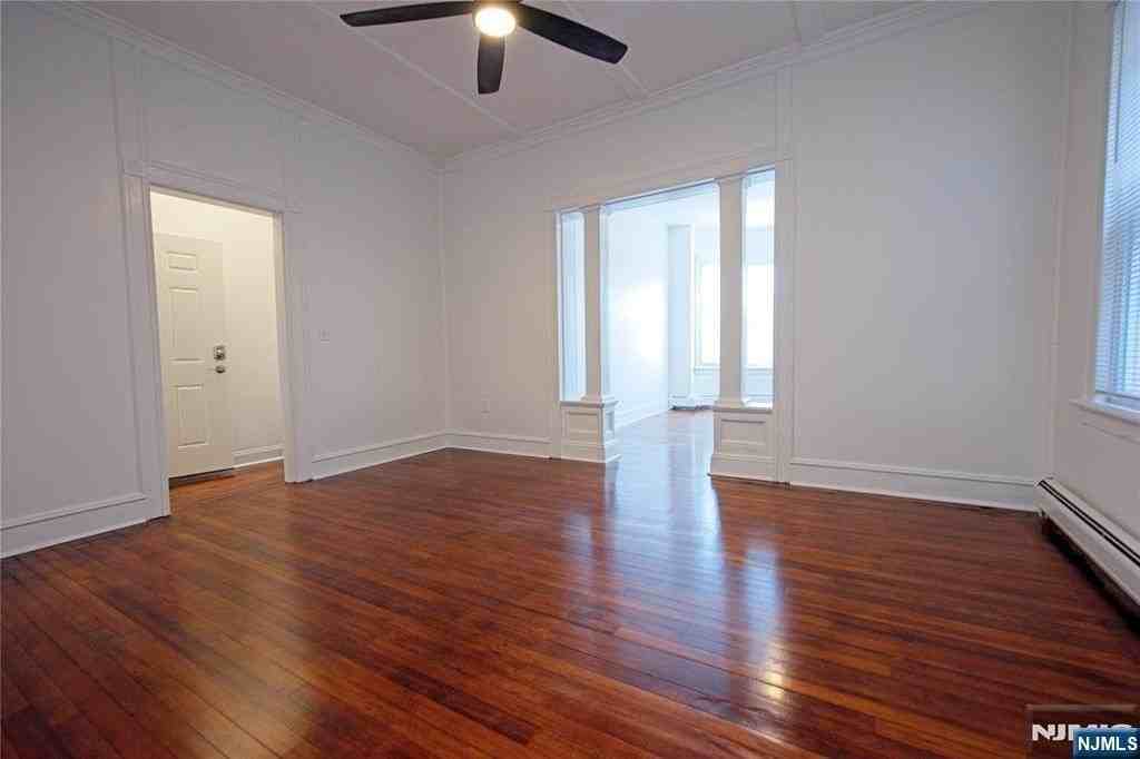 312 Main St - Photo 7 of 22