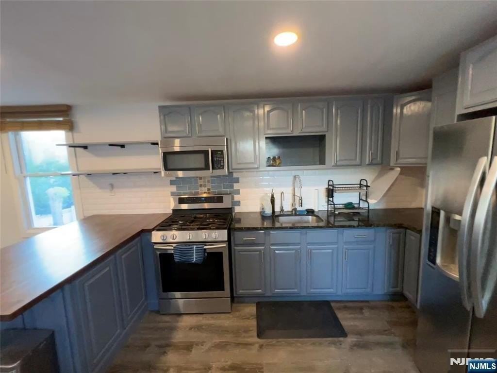 120 Stone St - Photo 6 of 15