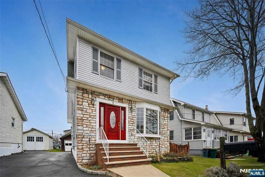 8 Garden Pl - Photo 2 of 19