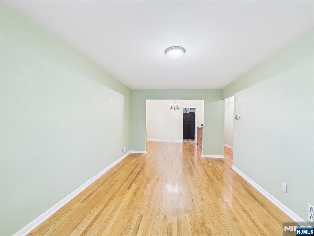 114 Ackerman Ave - Photo 4 of 23