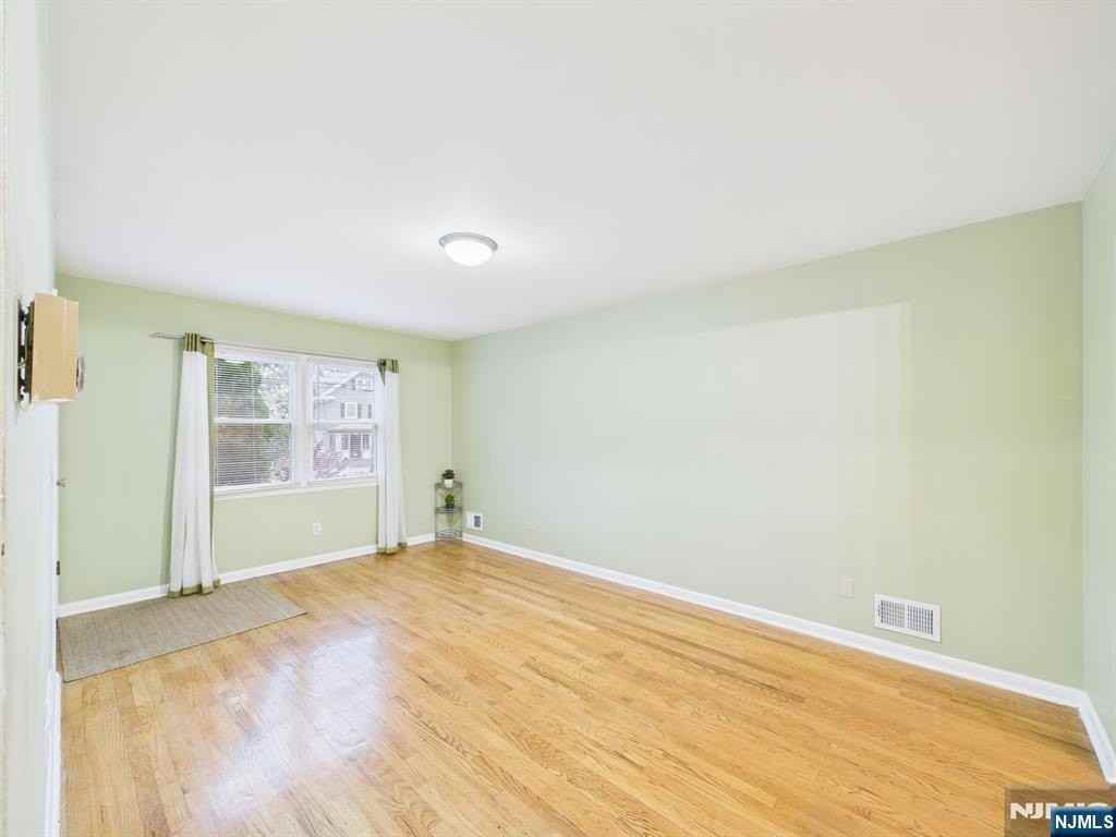 114 Ackerman Ave - Photo 5 of 23