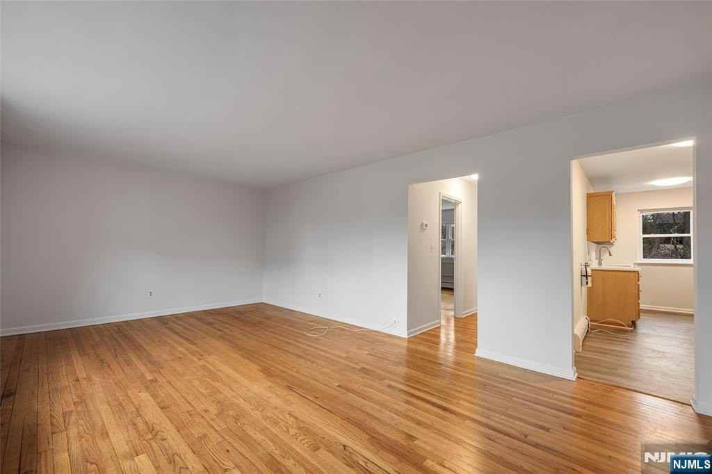 121 Regency Park - Photo 5 of 14