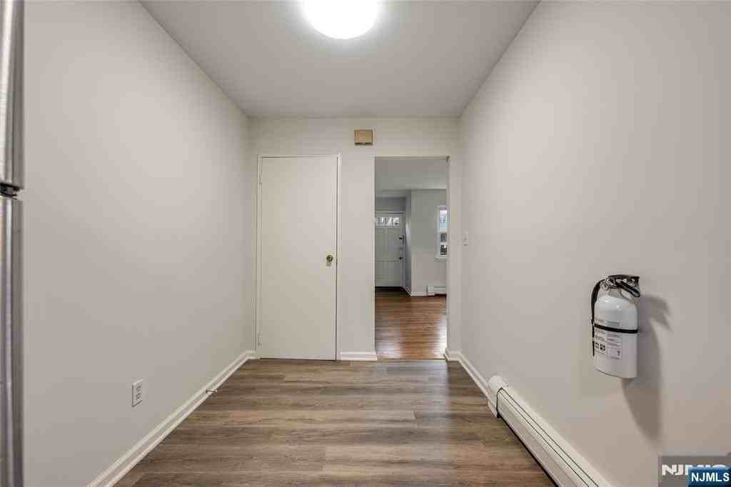 121 Regency Park - Photo 7 of 14