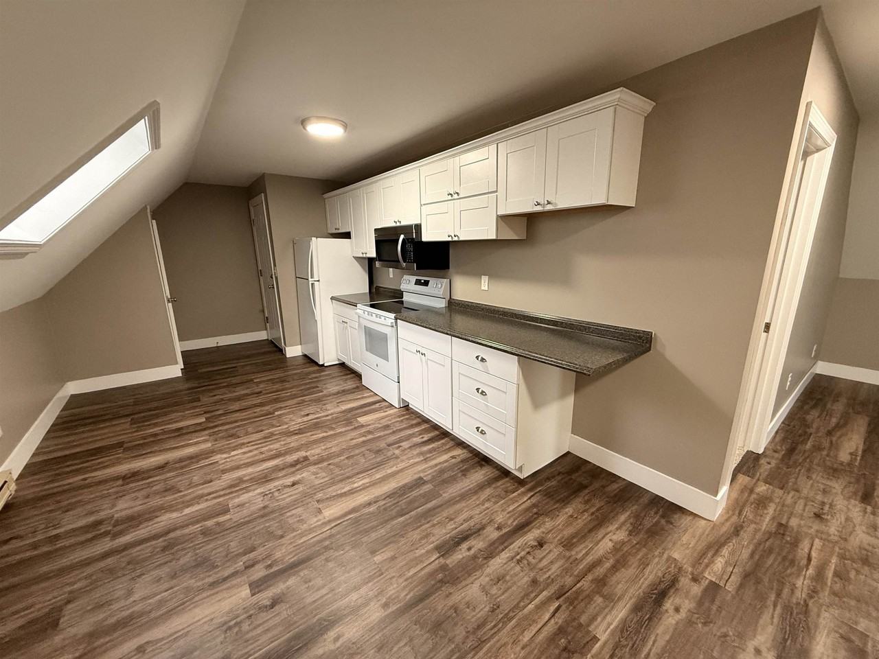 70 3rd St #4 - Photo 4 of 31
