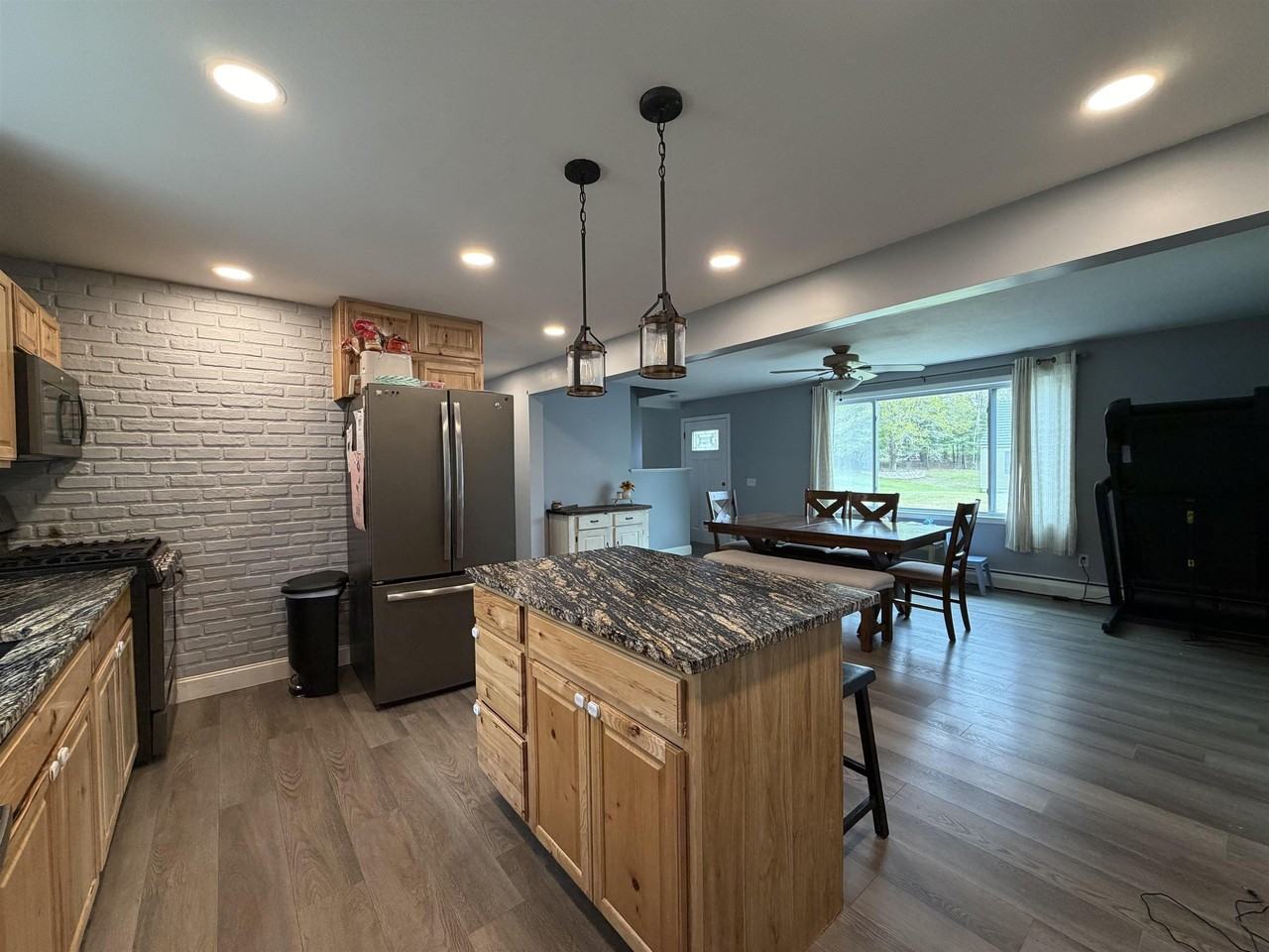 34 B St - Photo 4 of 22