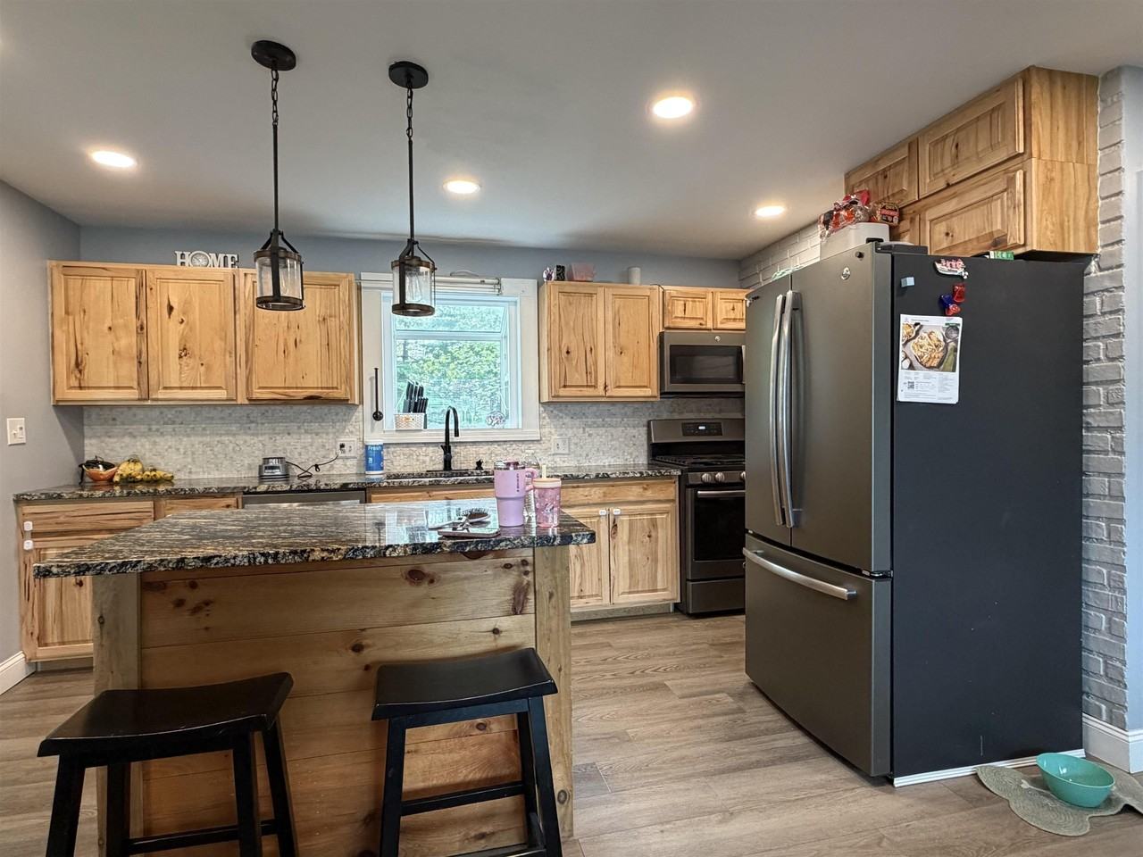 34 B St - Photo 5 of 22