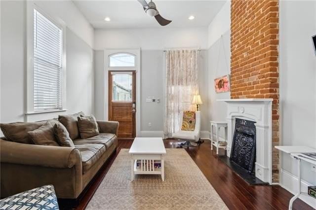 2230 Dumaine St - Photo 4 of 14